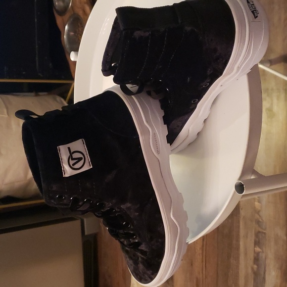 Van's Black Crushed Velvet Sentry Hi-top Sneakers size 10. FF27 - Picture 3 of 7